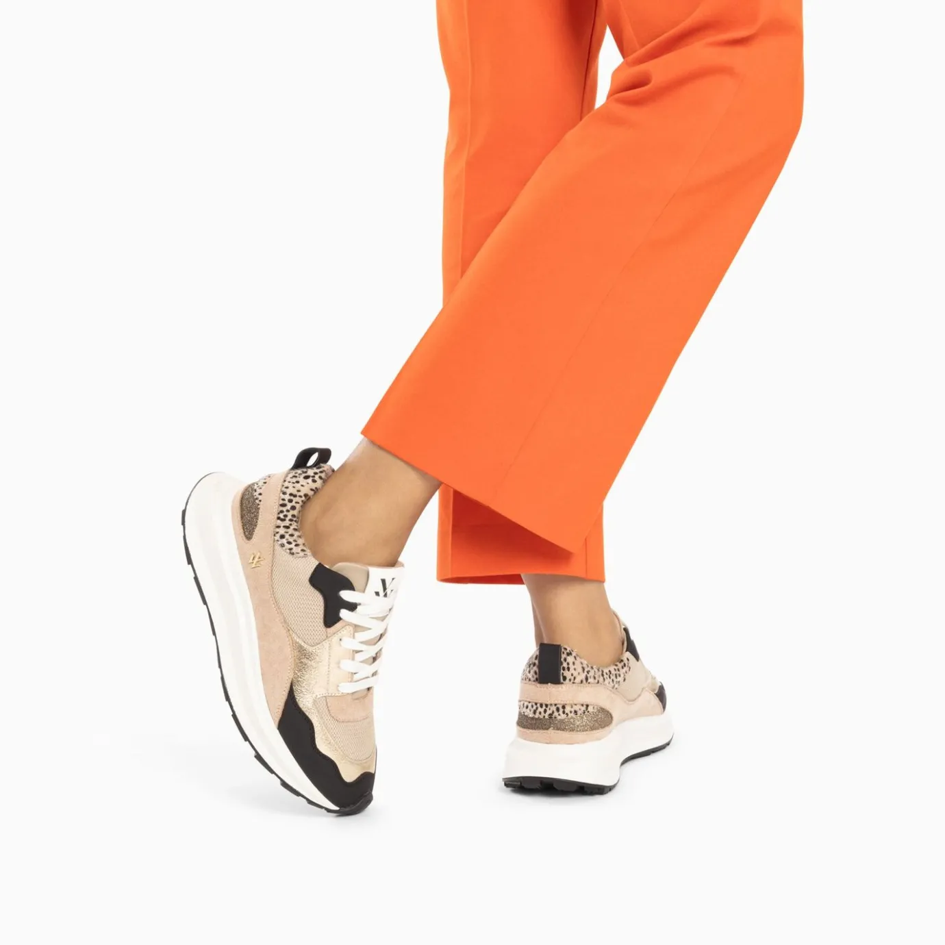 Vanessa Wu Sneakers | Baskets Alice Beige Et Noir A Semelle Oversize