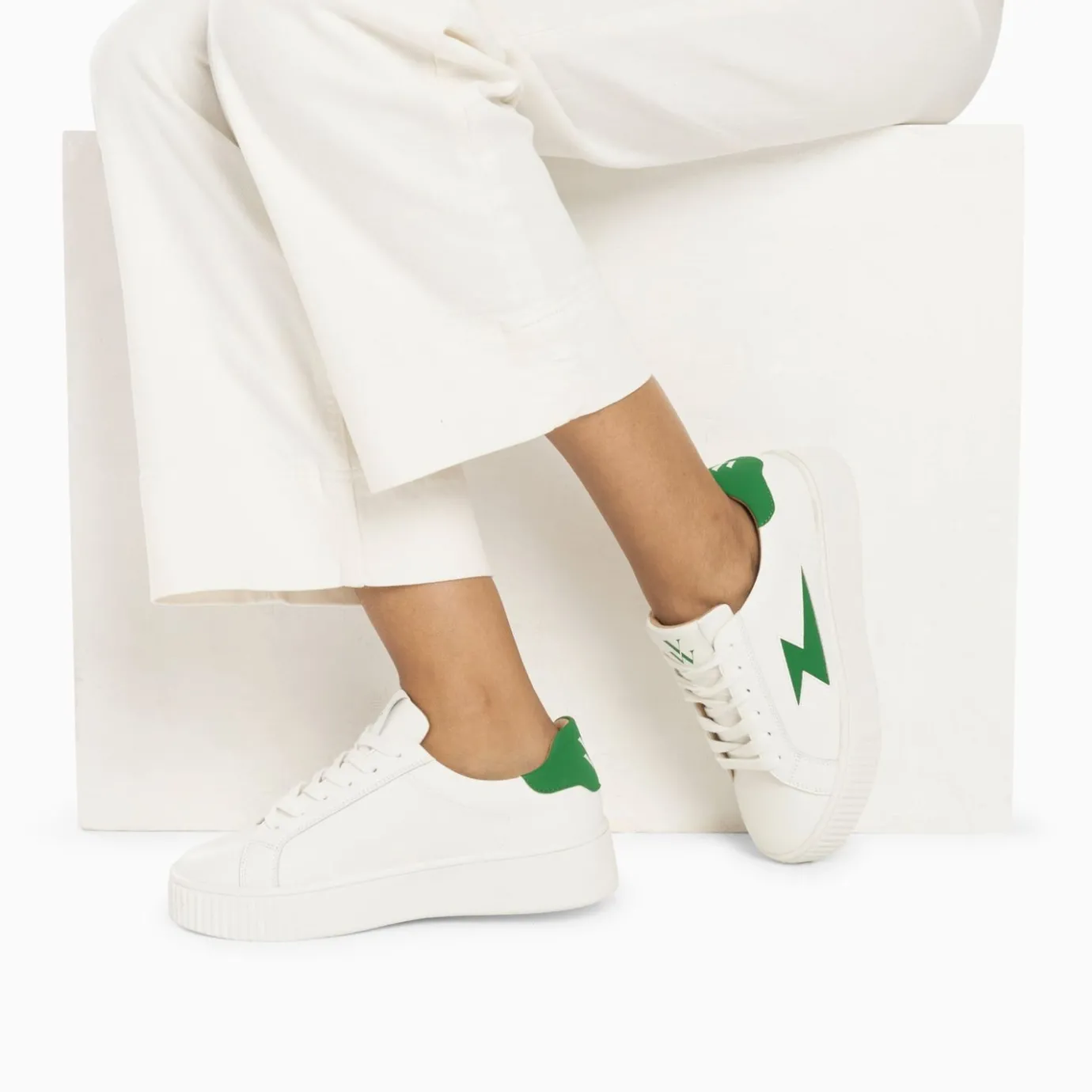 Vanessa Wu Sneakers | Baskets Eclair Angie Blanc Et Vert A Lacets