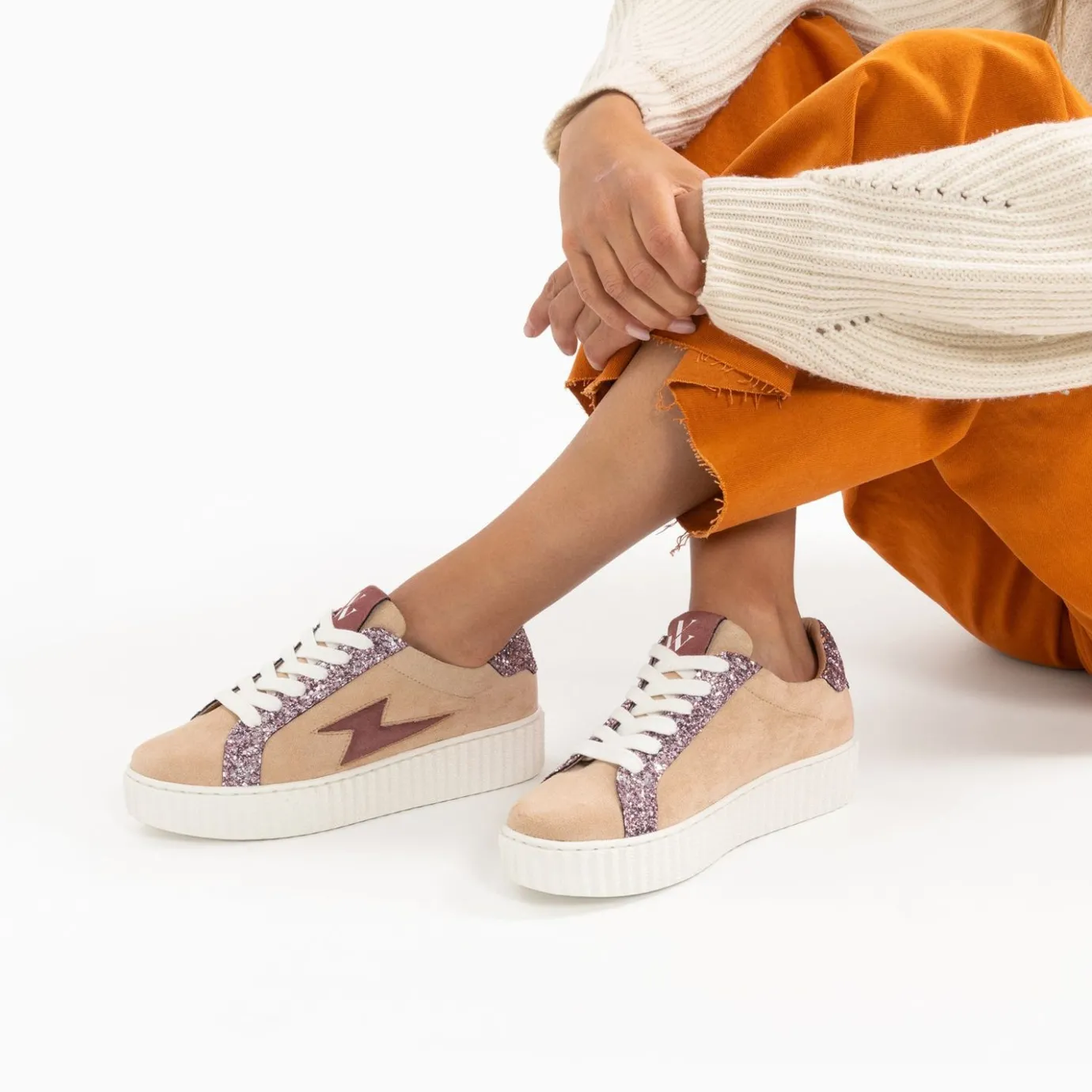 Vanessa Wu Sneakers | Baskets Eclair Appoline Beige Et Rose A Lacets