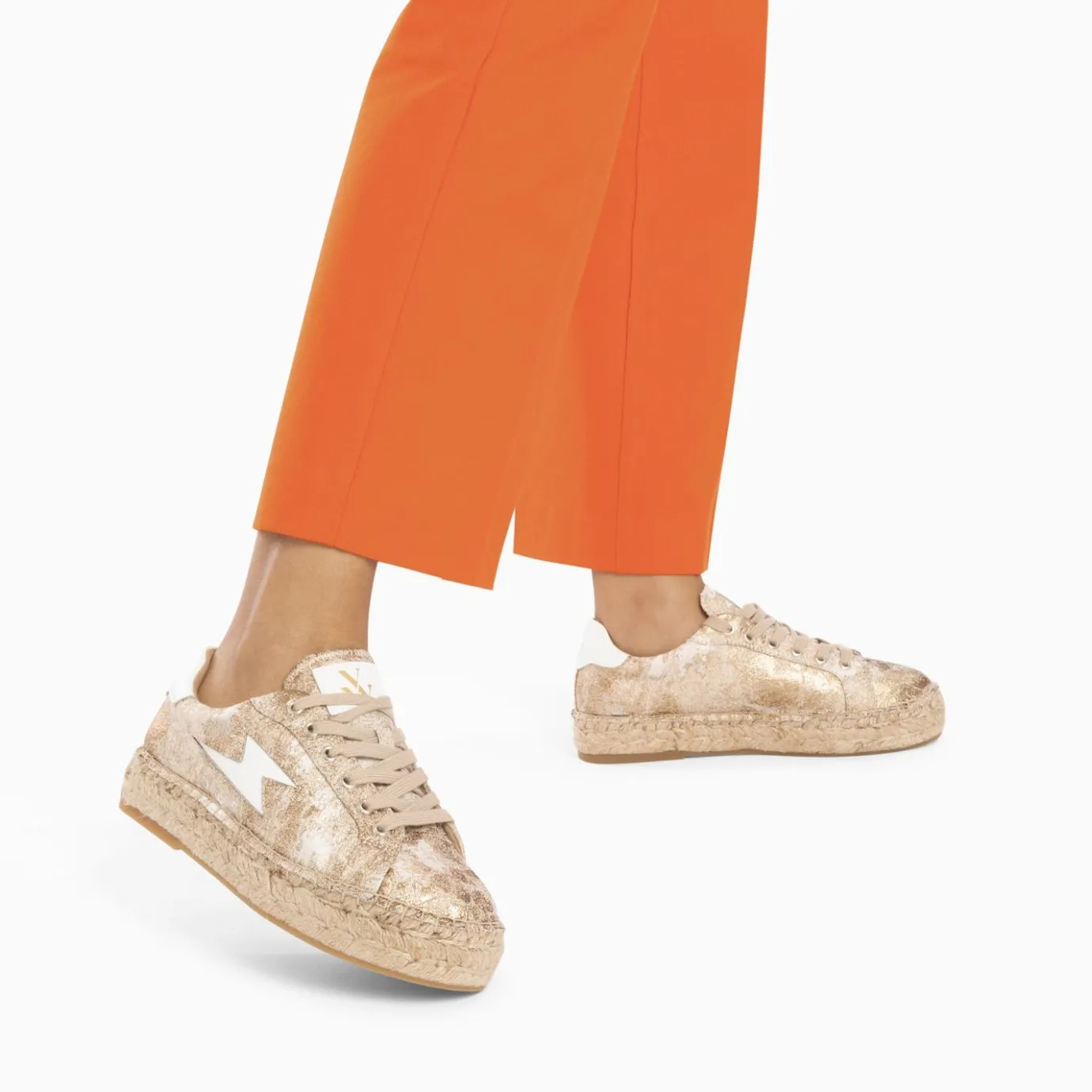 Vanessa Wu Sneakers | Baskets Eclair April Or Et Blanc A Semelle Espadrille