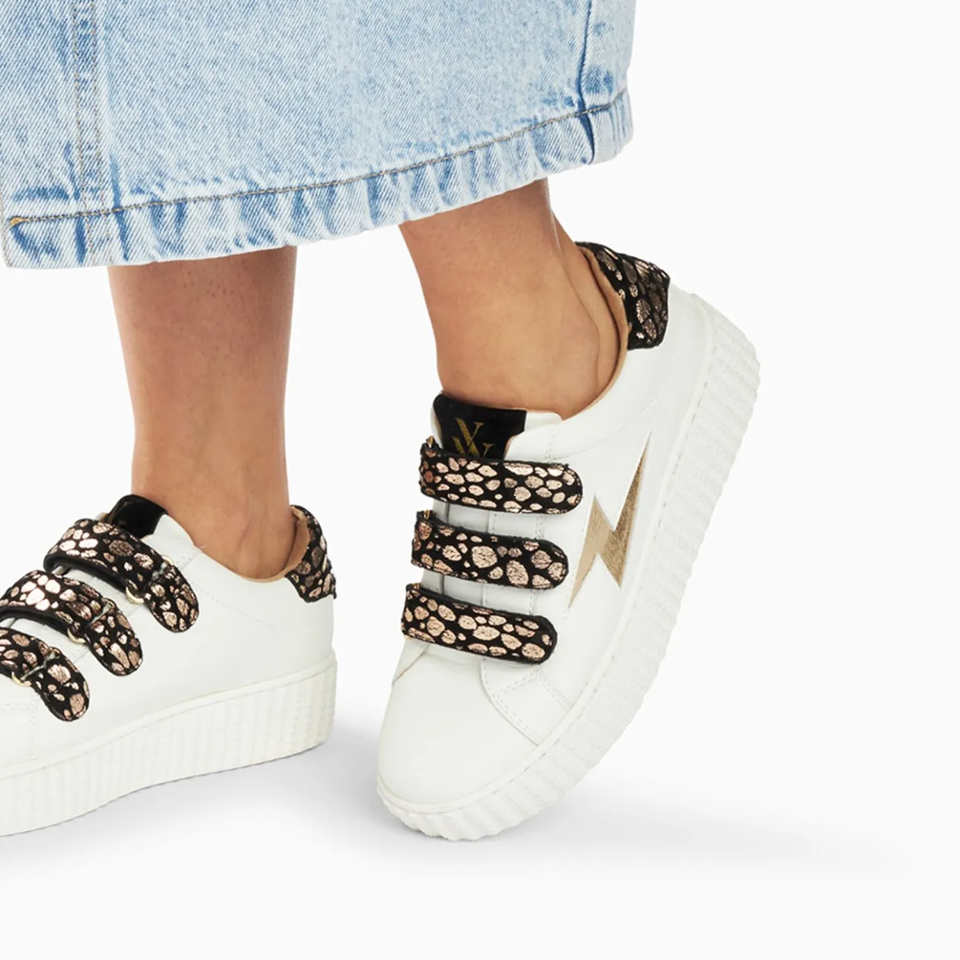 Vanessa Wu Sneakers | Baskets Eclair Daisy Blanc Et Or A Scratchs Leopard