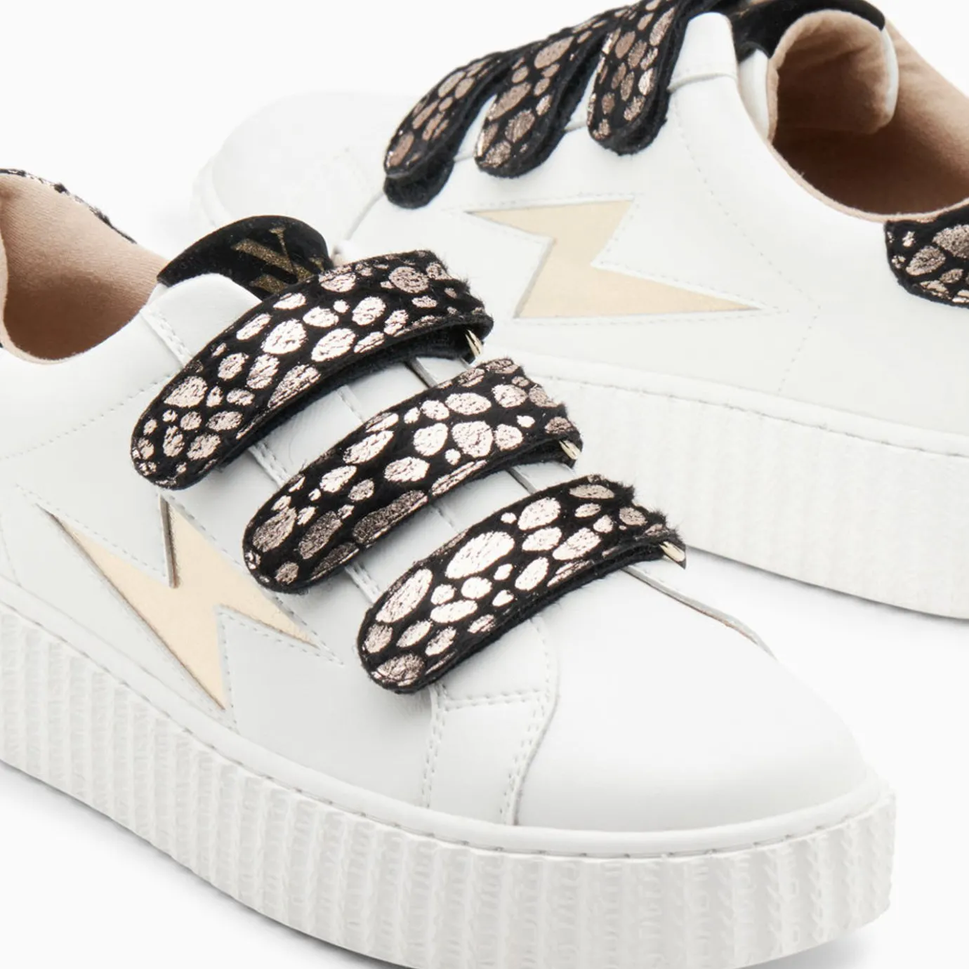 Vanessa Wu Sneakers | Baskets Eclair Daisy Blanc Et Or A Scratchs Leopard
