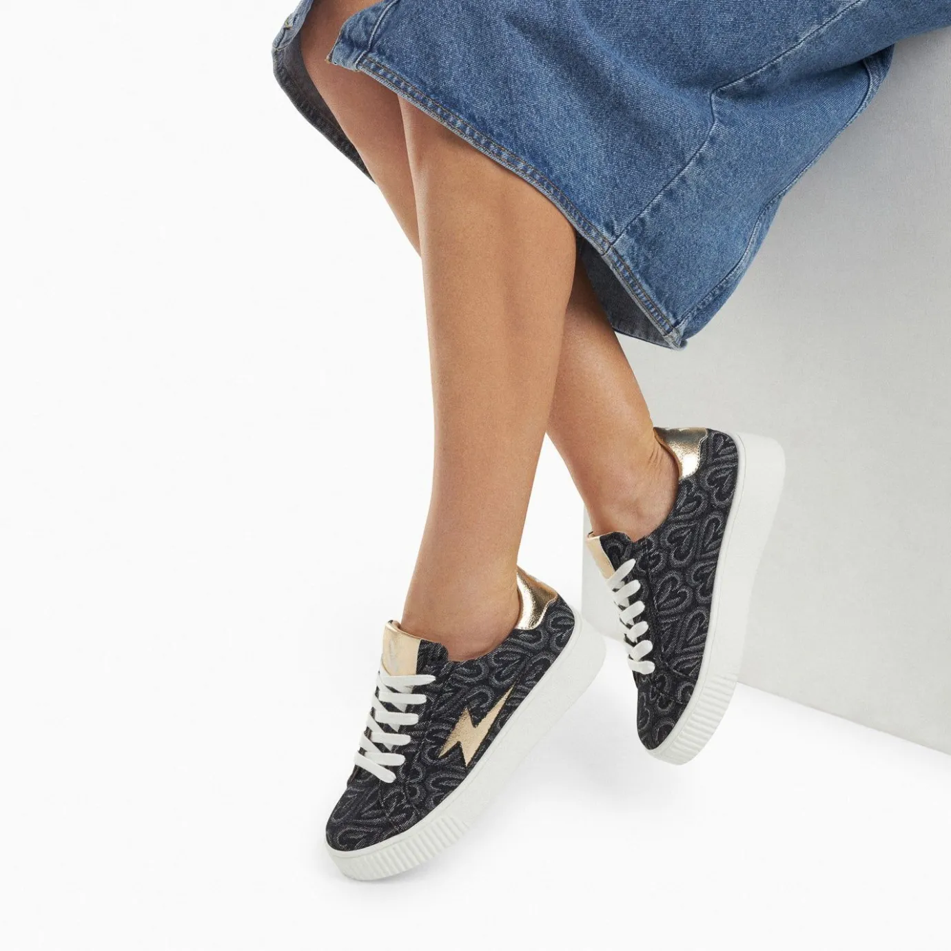 Vanessa Wu Sneakers | Baskets Eclair Enola Noir Coeur A Lacets