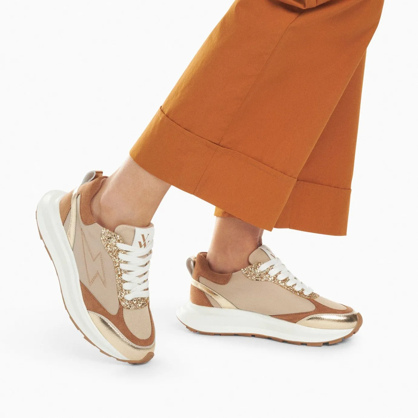 Vanessa Wu Sneakers | Baskets Eclair Esther Beige Et Or A Semelle Oversize