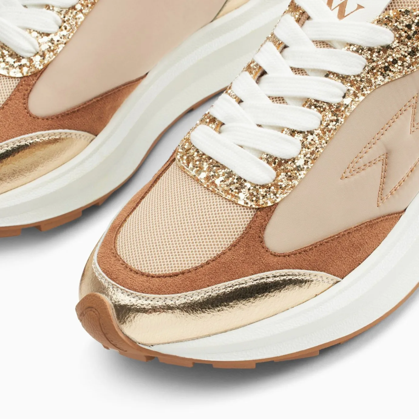 Vanessa Wu Sneakers | Baskets Eclair Esther Beige Et Or A Semelle Oversize