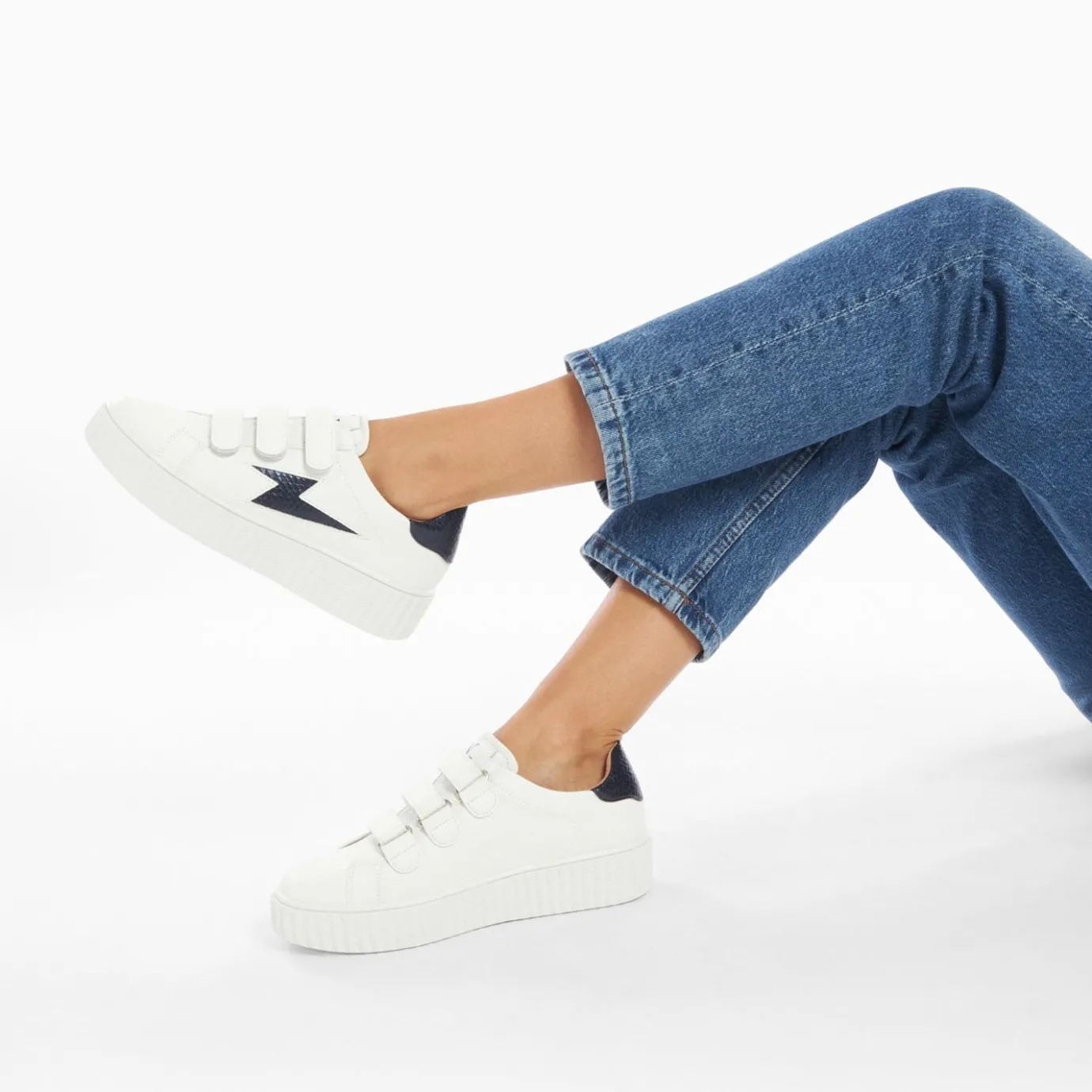 Vanessa Wu Sneakers | Baskets Eclair Eva Blanc Et Bleu Marine Serpent A Scratchs