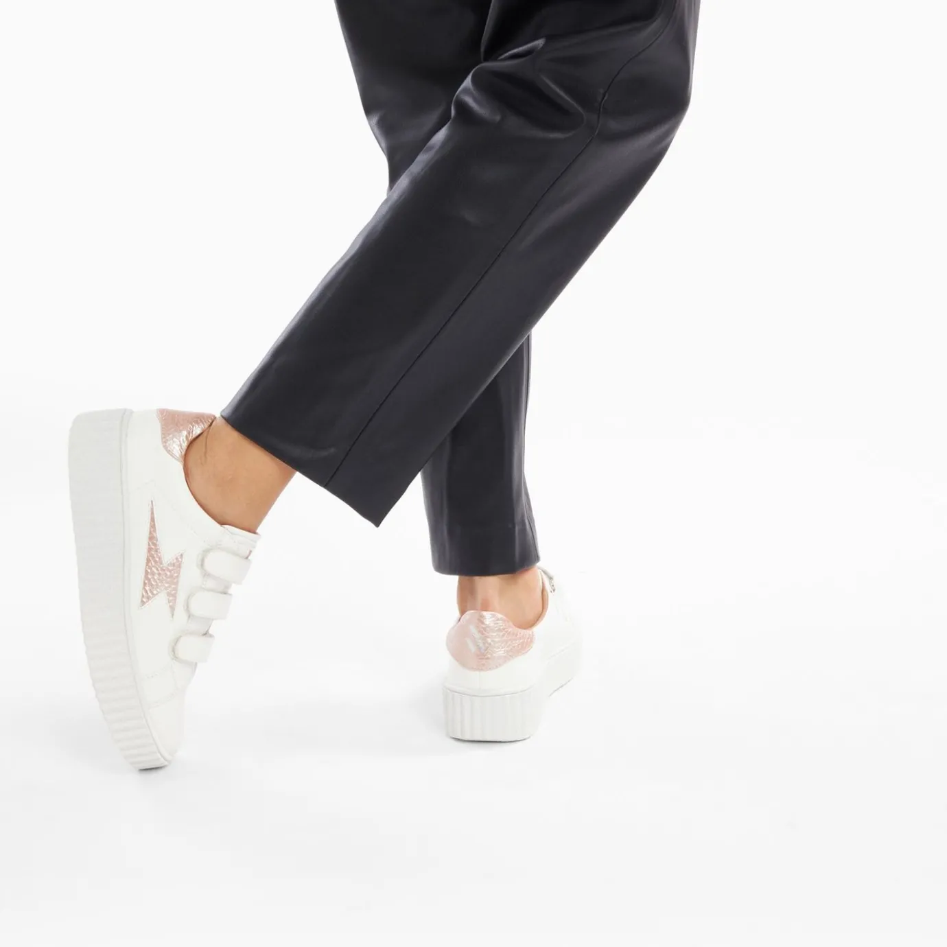 Vanessa Wu Sneakers | Baskets Eclair Eva Blanc Et Rose Gold Serpent A Scratchs
