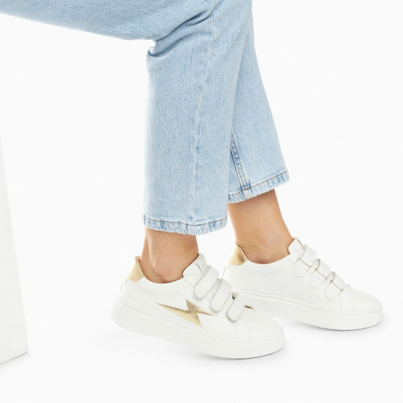 Vanessa Wu Sneakers | Baskets Eclair Fanny Blanc Et Or A Scratchs