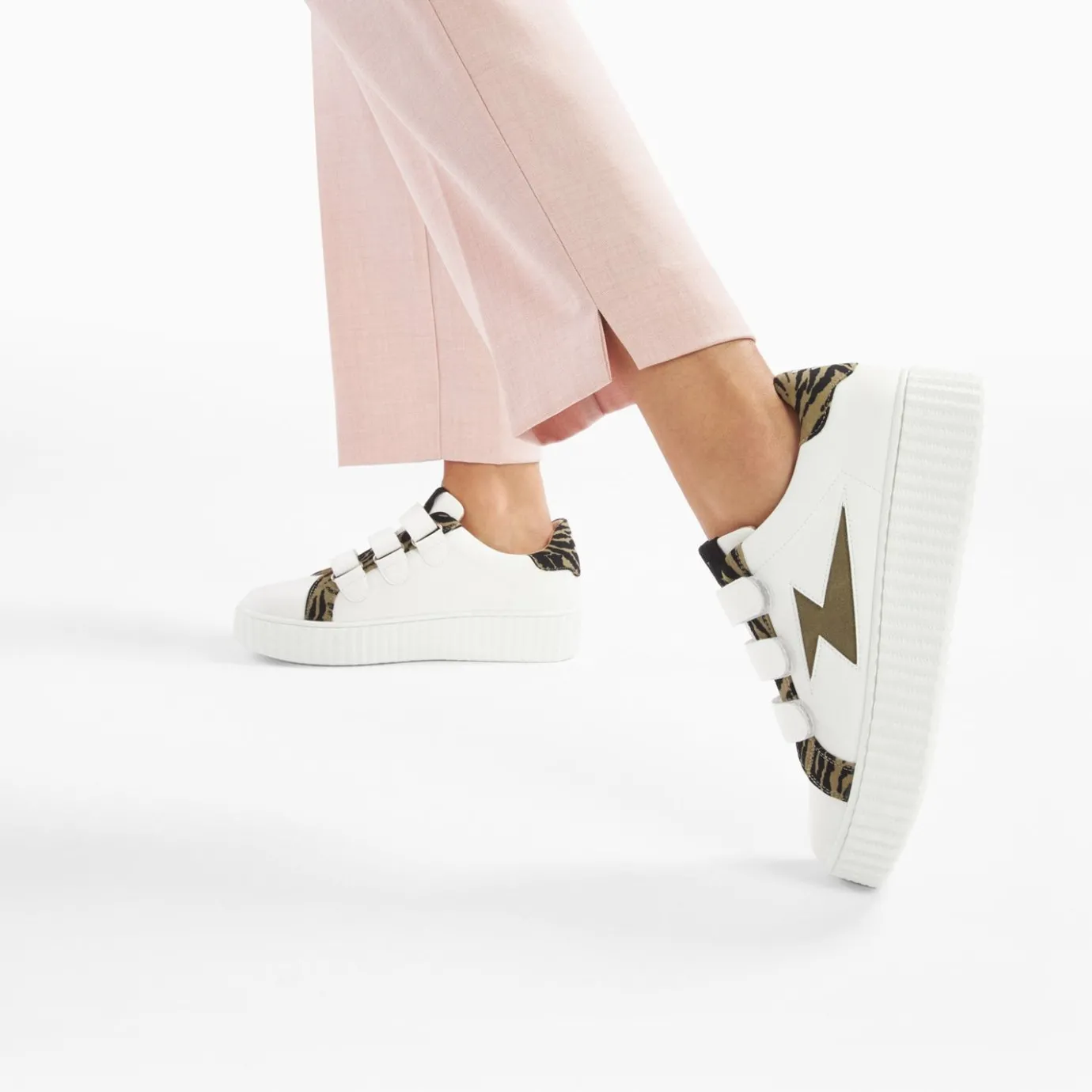Vanessa Wu Sneakers | Baskets Eclair Ingrid Blanc Et Kaki Imprime Zebre A Scratchs