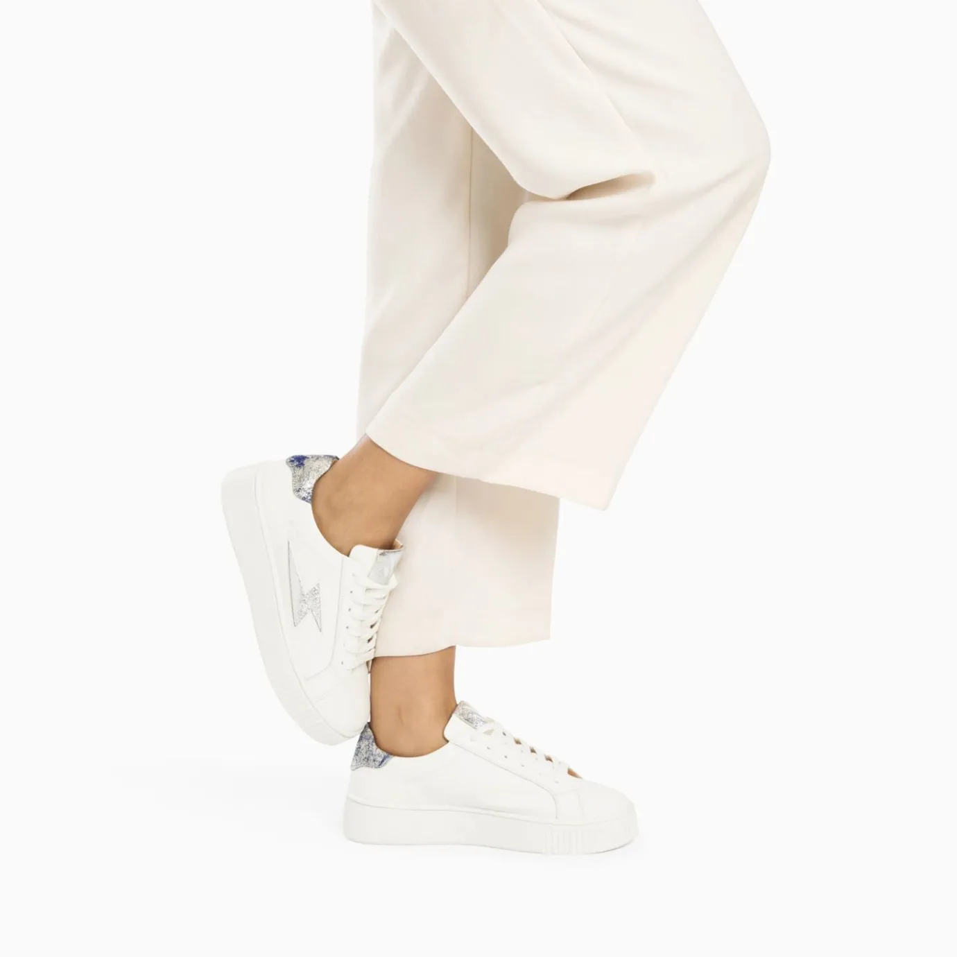 Vanessa Wu Sneakers | Baskets Eclair Joy Blanc Et Argent A Lacets