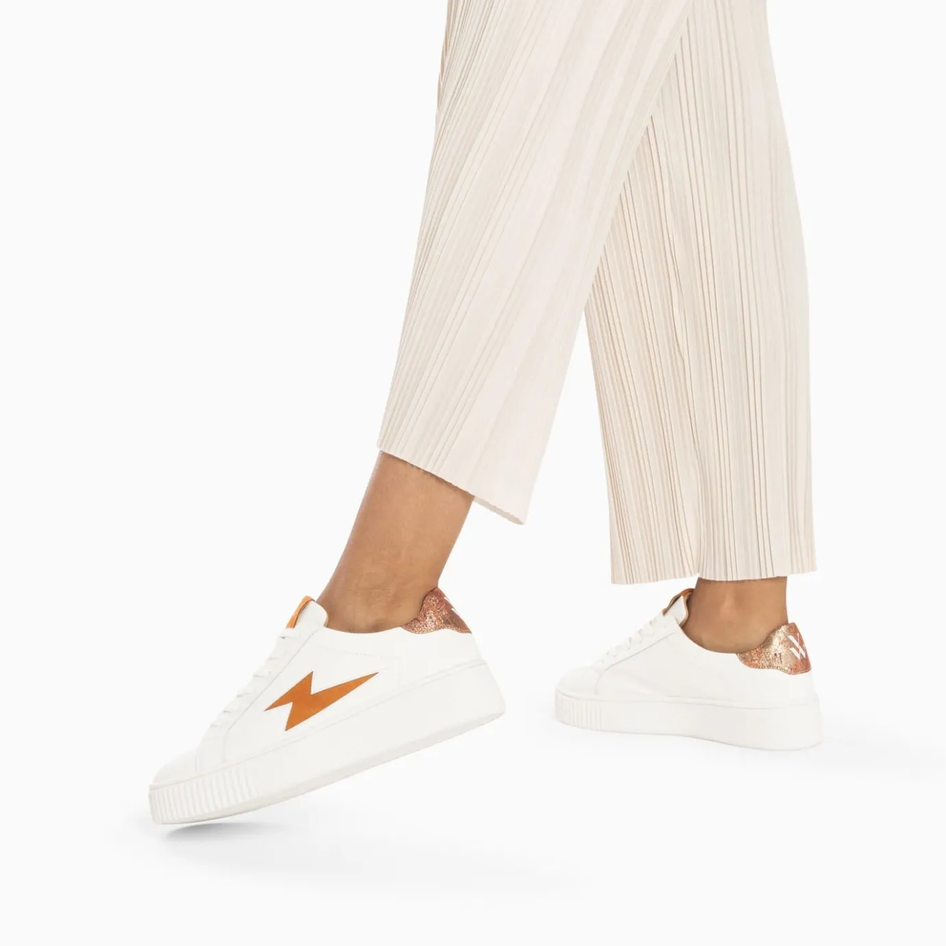 Vanessa Wu Sneakers | Baskets Eclair Joy Blanc Et Ocre A Lacets