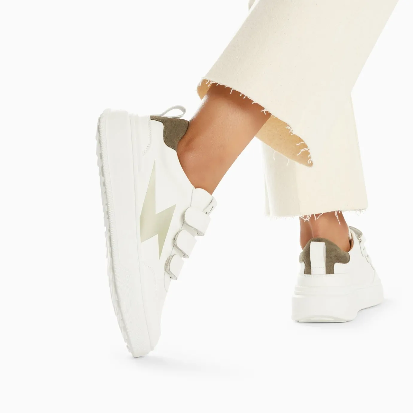 Vanessa Wu Sneakers | Baskets Eclair Lison Blanc Et Kaki A Scratchs