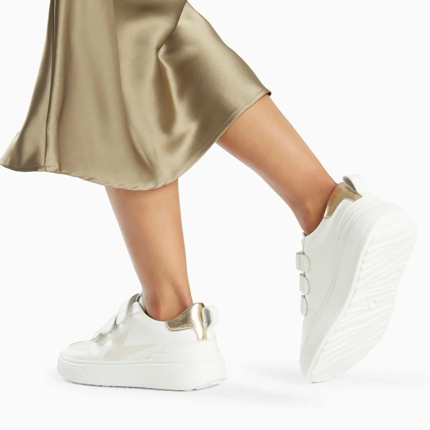 Vanessa Wu Sneakers | Baskets Eclair Lison Blanc Et Or A Scratchs