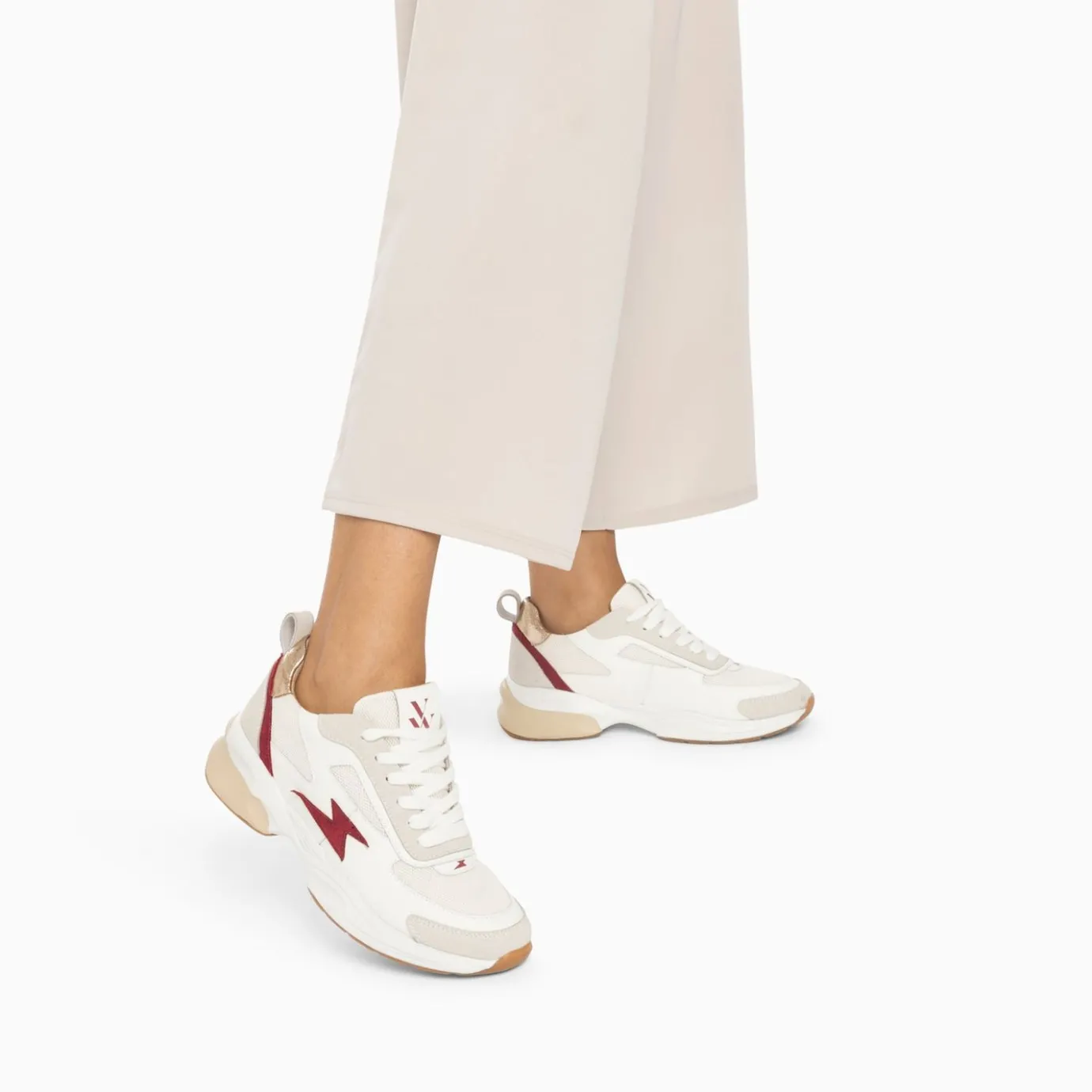 Vanessa Wu Sneakers | Baskets Eclair Nina Blanc Et Pourpre A Semelle Graphique