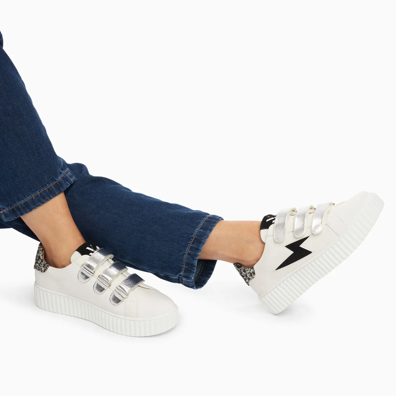 Vanessa Wu Sneakers | Baskets Eclair Pomeline Blanc Et Noir A Scratchs Argent