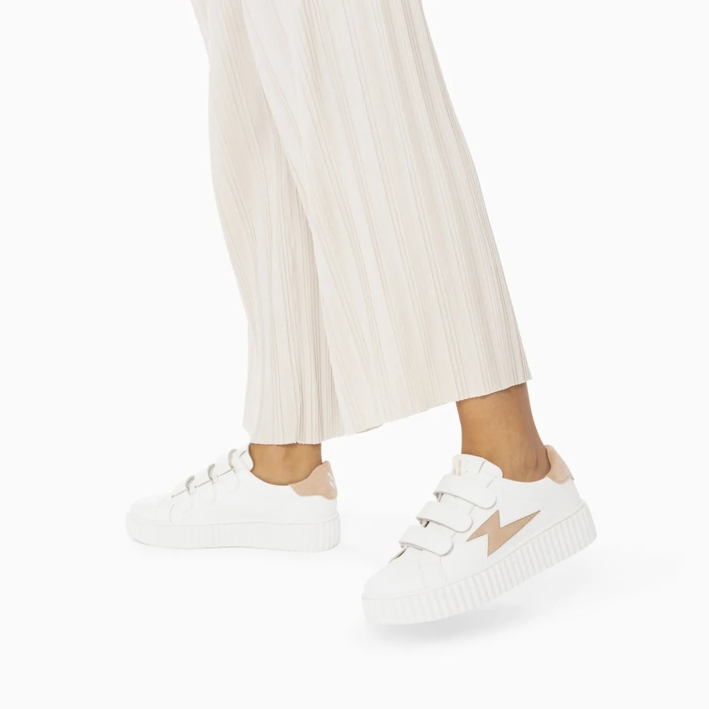 Vanessa Wu Sneakers | Baskets Eclair Vicky Blanc Et Beige A Scratchs