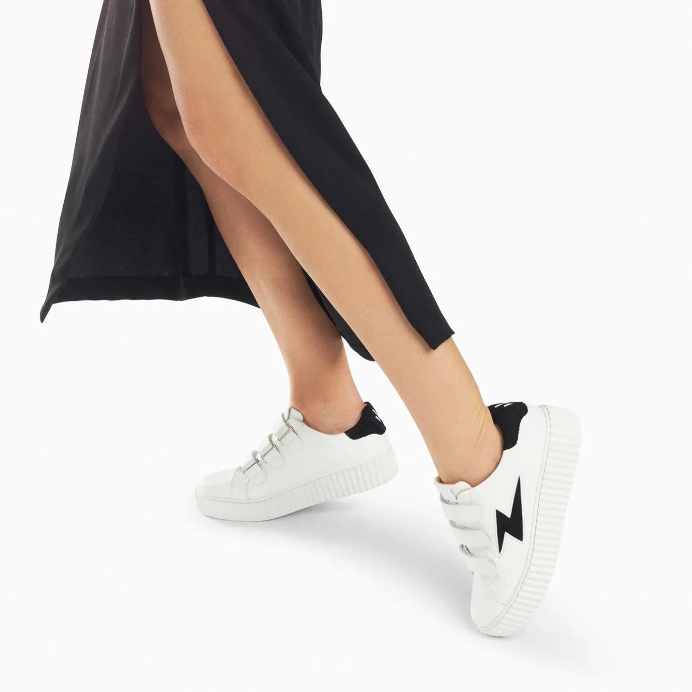 Vanessa Wu Sneakers | Baskets Eclair Vicky Blanc Et Noir A Scratchs