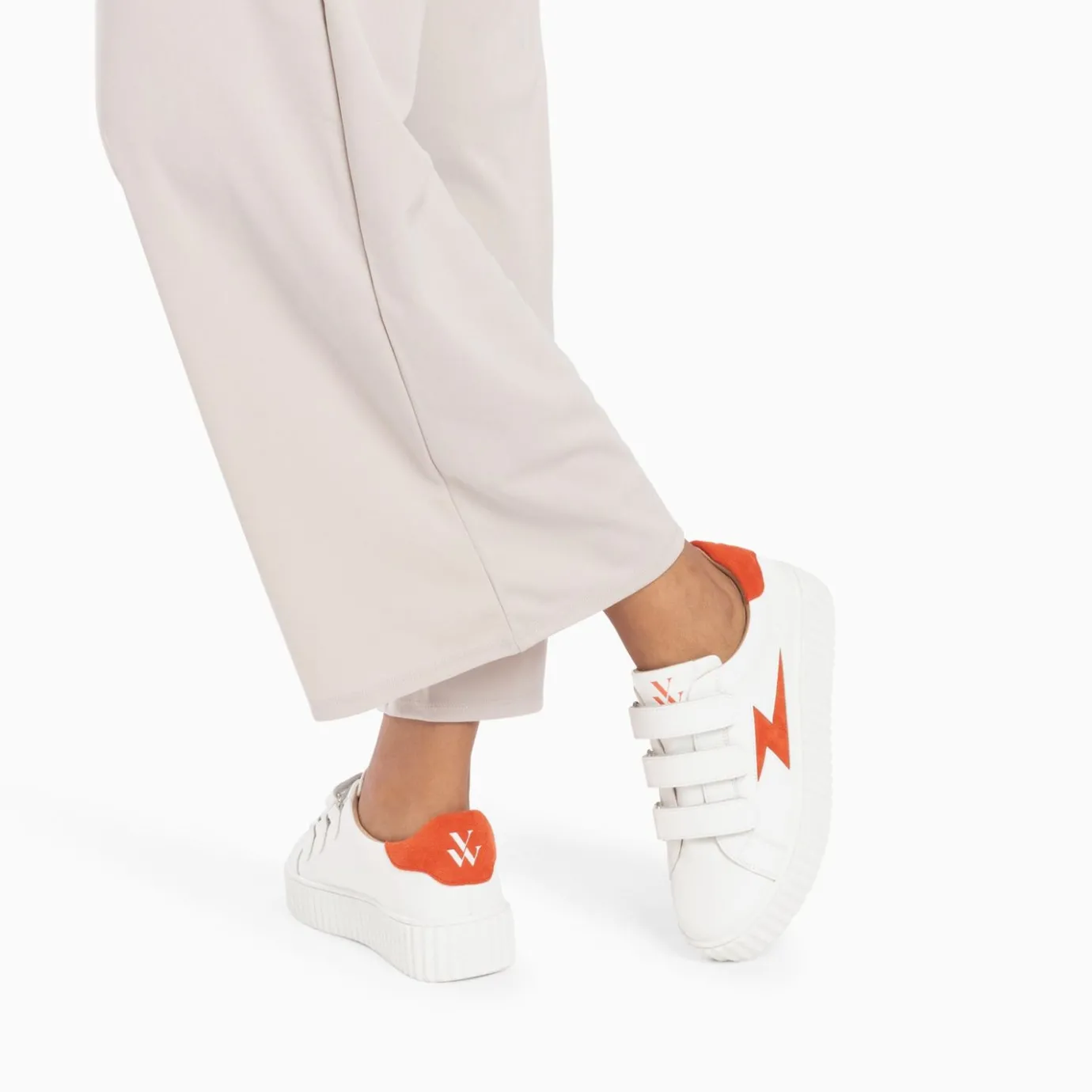 Vanessa Wu Sneakers | Baskets Eclair Vicky Blanc Et Orange A Scratchs