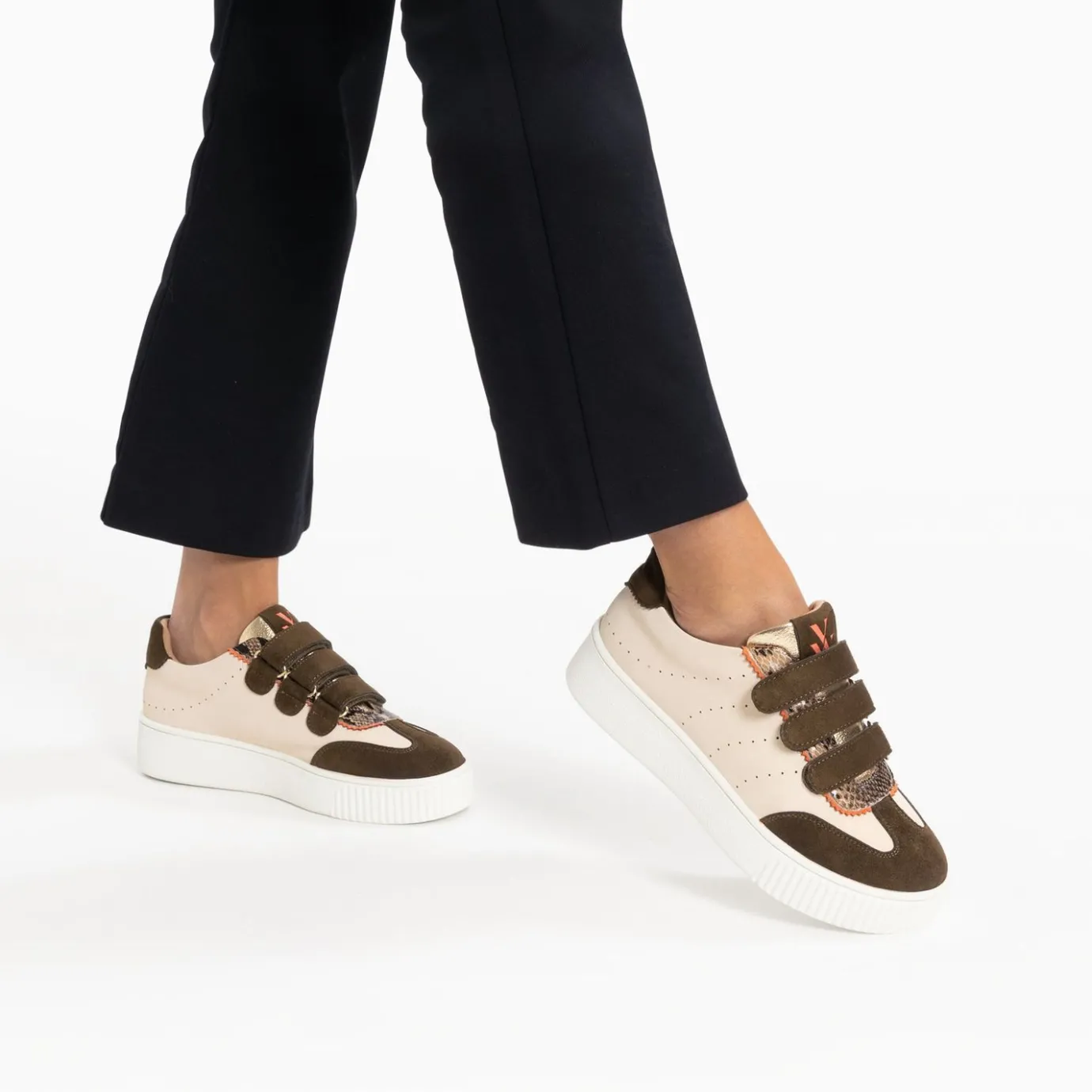 Vanessa Wu Sneakers | Baskets Marie Beige Et Kaki A Scratchs