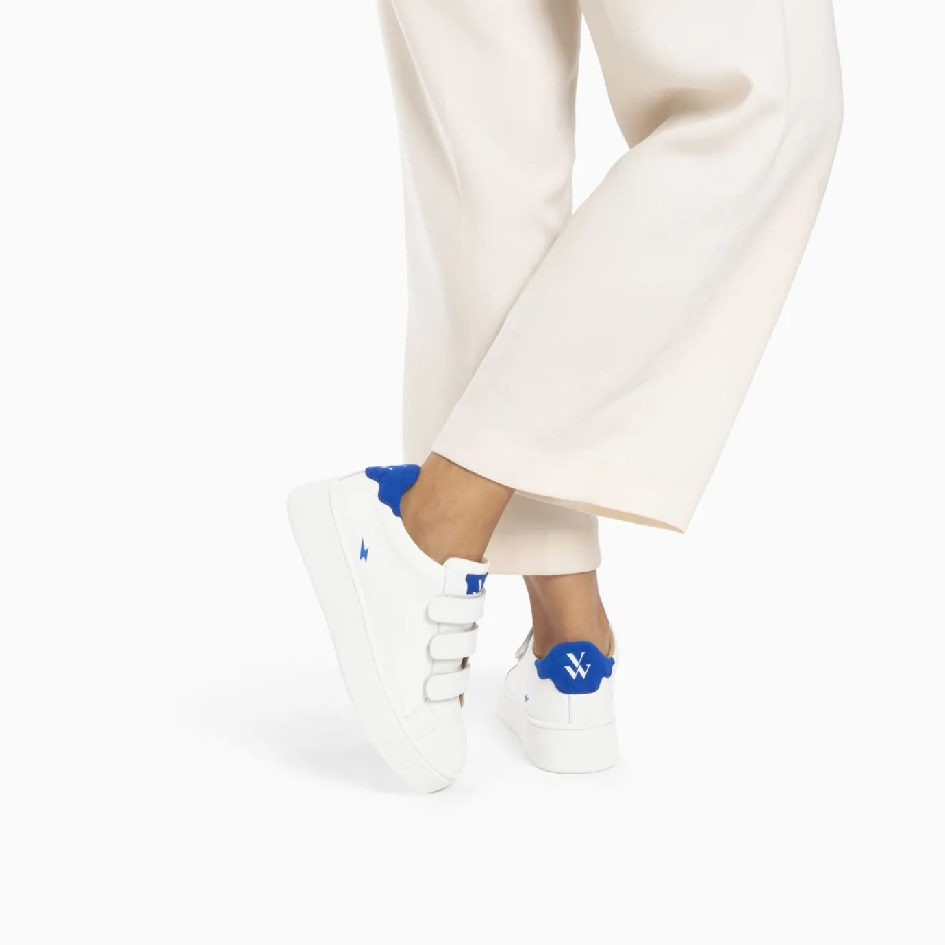 Vanessa Wu Sneakers | Baskets Mini Eclair Solange Blanc Et Bleu A Scratchs