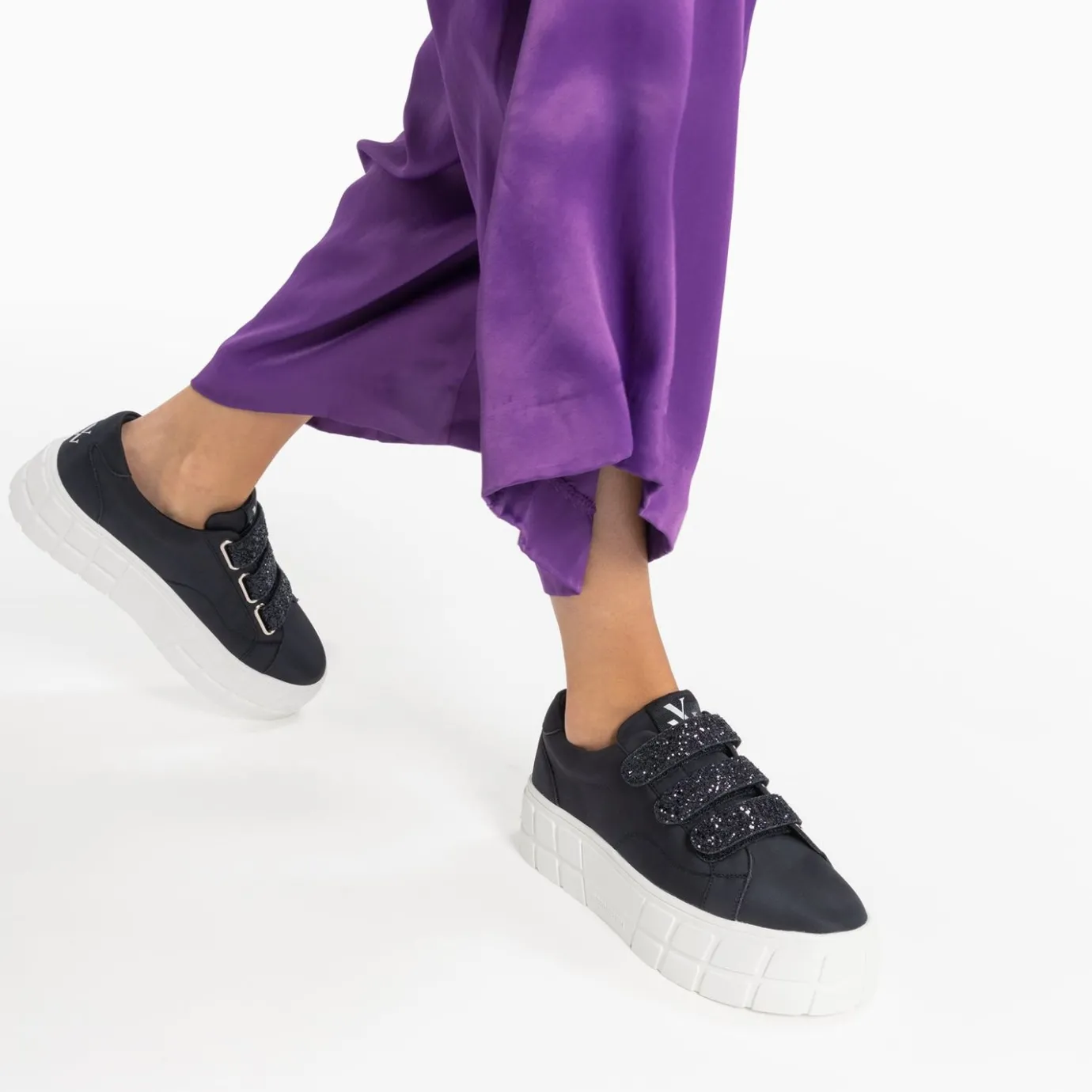 Vanessa Wu Sneakers | Baskets Monica Noires A Scratchs Glitter Et Plateforme