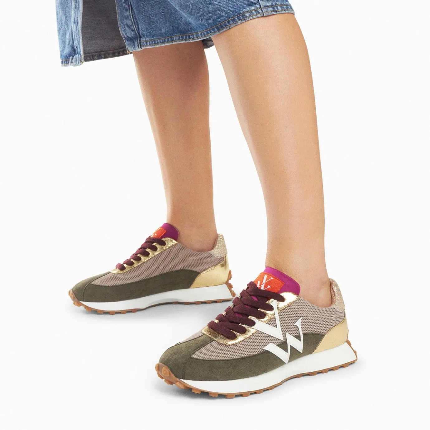 Vanessa Wu Sneakers | Baskets Monogramme Faustine Beige Et Kaki A Semelle Running