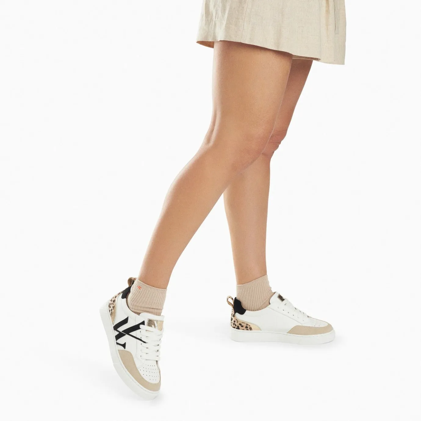 Vanessa Wu Sneakers | Baskets Monogramme Luna Blanc Et Noir