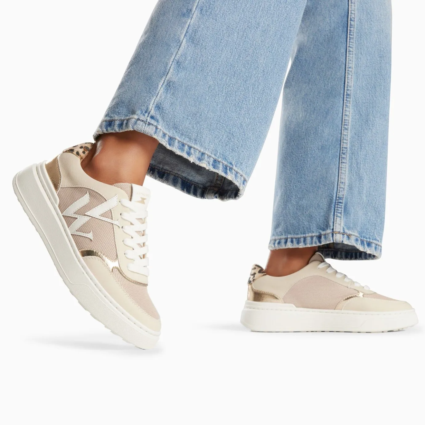 Vanessa Wu Sneakers | Baskets Monogramme Valentine Beiges