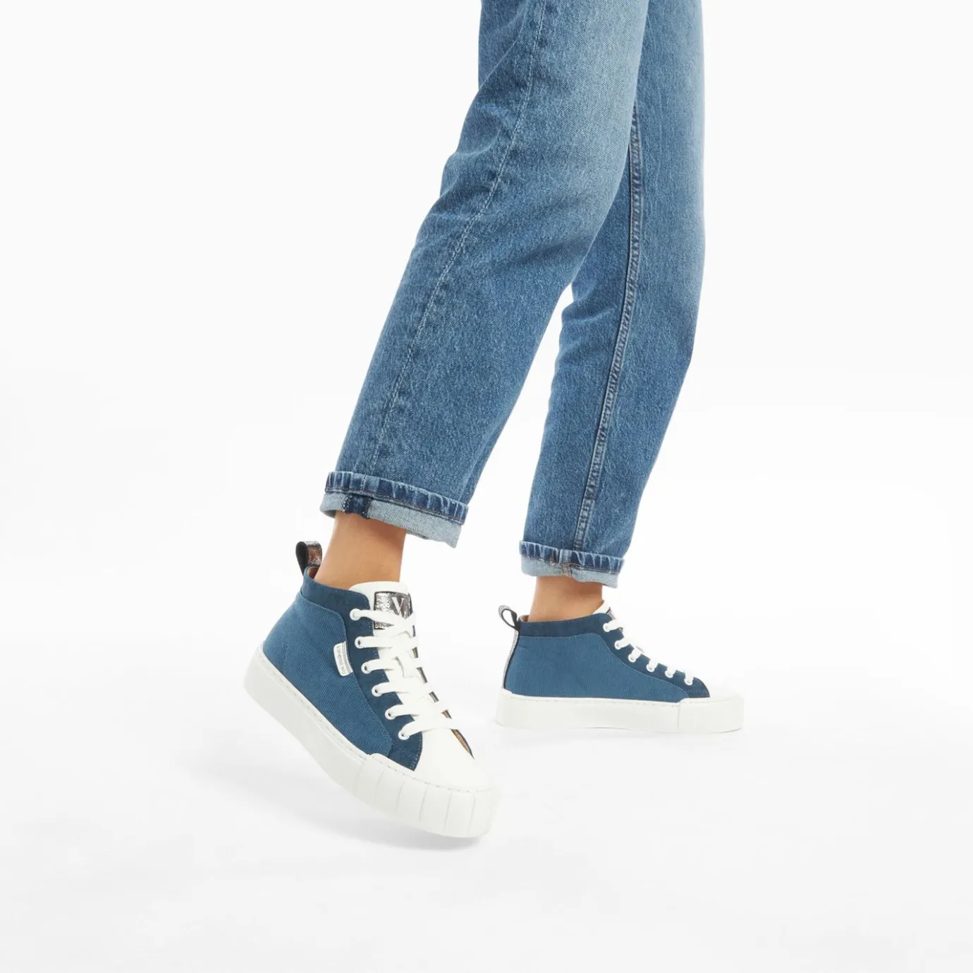 Vanessa Wu Sneakers | Baskets Montantes Clarisse Cotelees Bleu Et Blanc