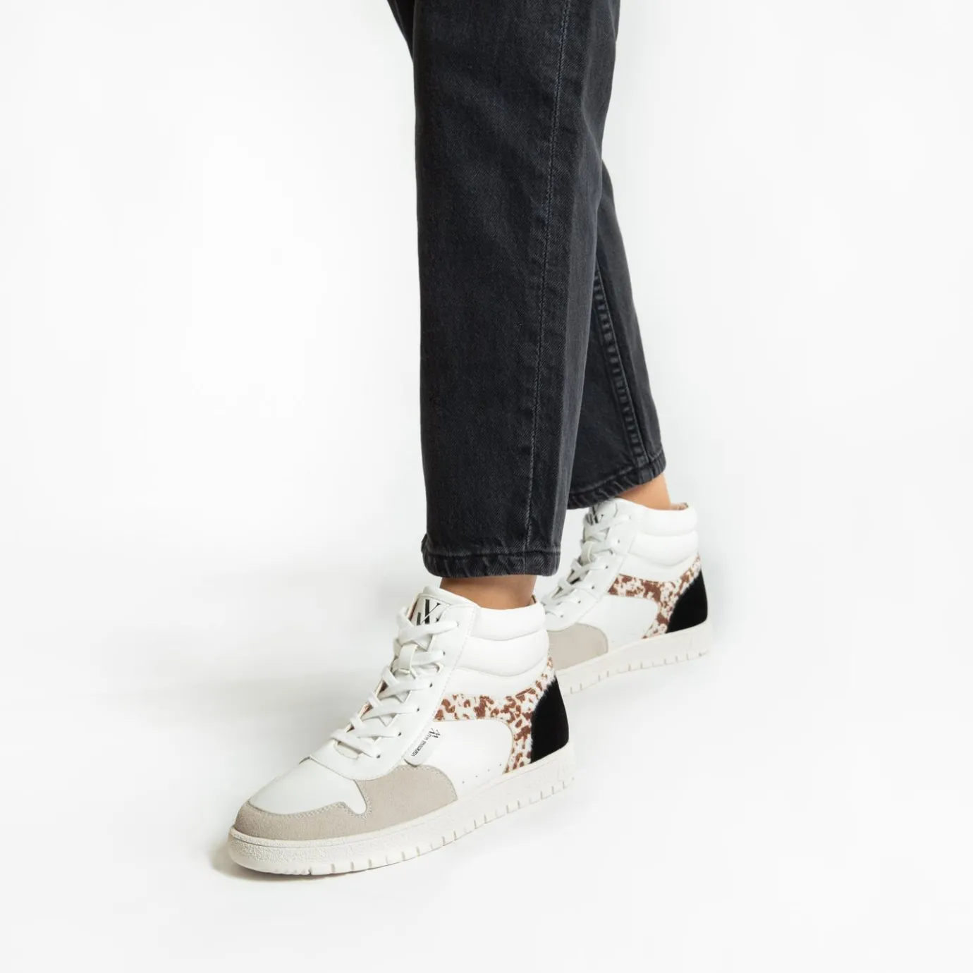 Vanessa Wu Sneakers | Baskets Montantes Kassidy Blanches A Detail Vache