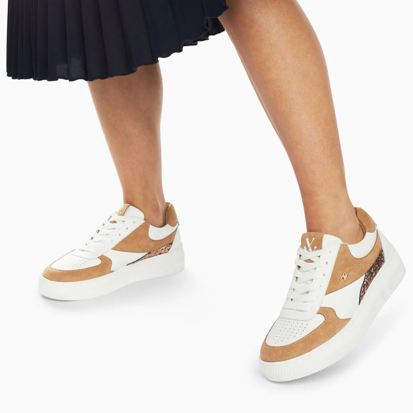 Vanessa Wu Sneakers | Baskets Nassita Beige Et Rose Gold A Lacets