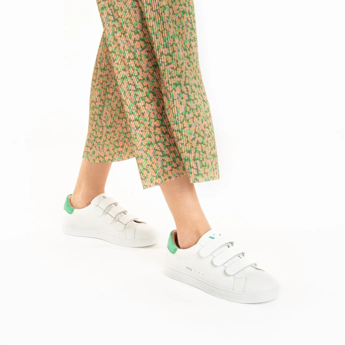 Vanessa Wu Sneakers | Baskets Nour Blanc Et Vert A Scratchs