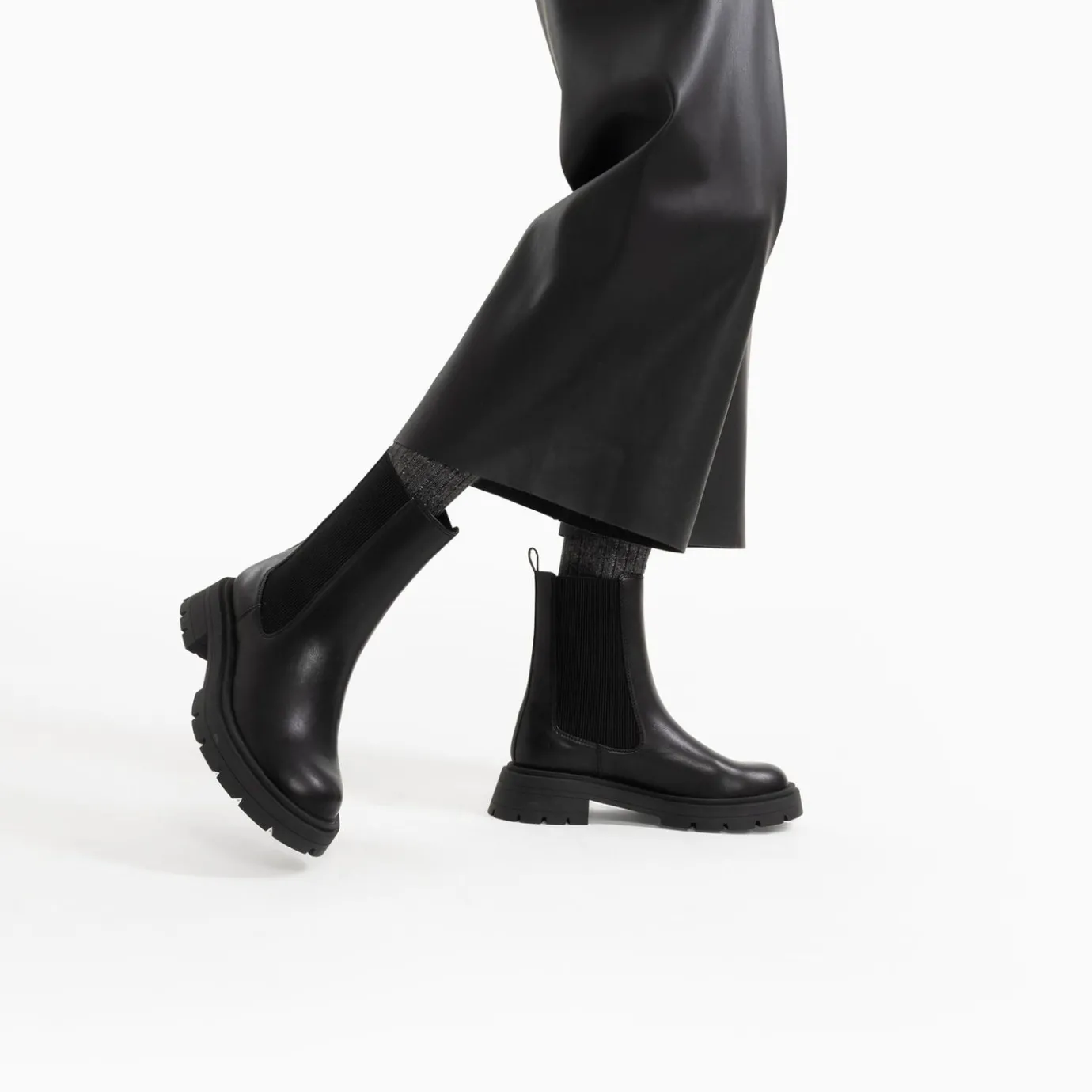 Vanessa Wu Bottines | Bottines Chelsea Phoebe Noires A Semelle Oversize