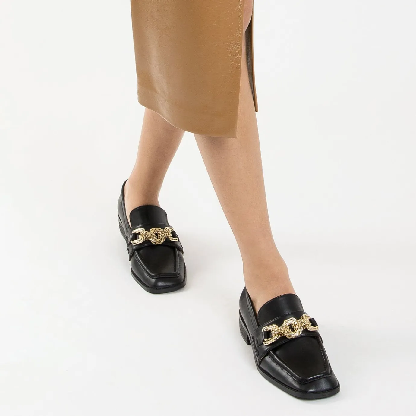 Vanessa Wu Mocassins, Derbies, Ballerines | Mocassins Denise Noirs A Chaine Or Multi-Maillons