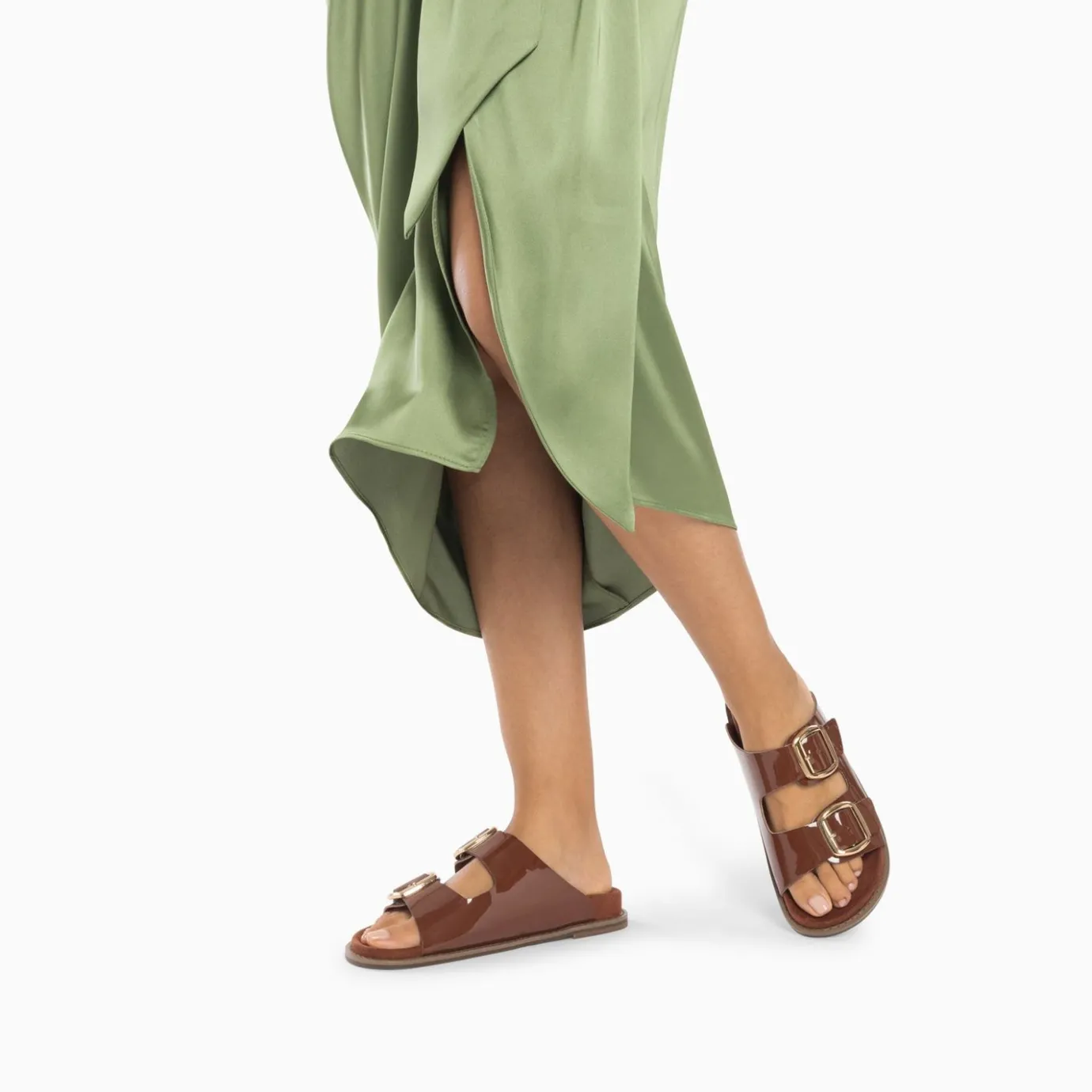 Vanessa Wu Sandales Plates | Mules Plates Celia Marron Verni A Boucles Oversize